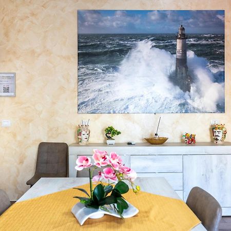 Casa La Scivola Apartment คาตาเนีย ภายนอก รูปภาพ