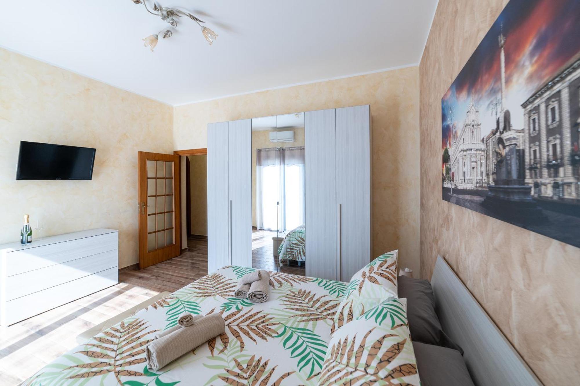 Casa La Scivola Apartment คาตาเนีย ภายนอก รูปภาพ