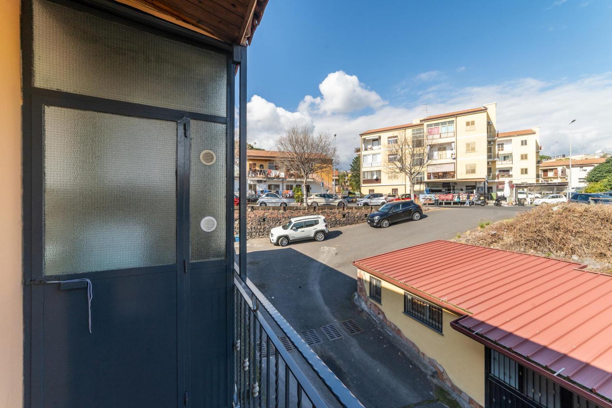 Casa La Scivola Apartment คาตาเนีย ภายนอก รูปภาพ
