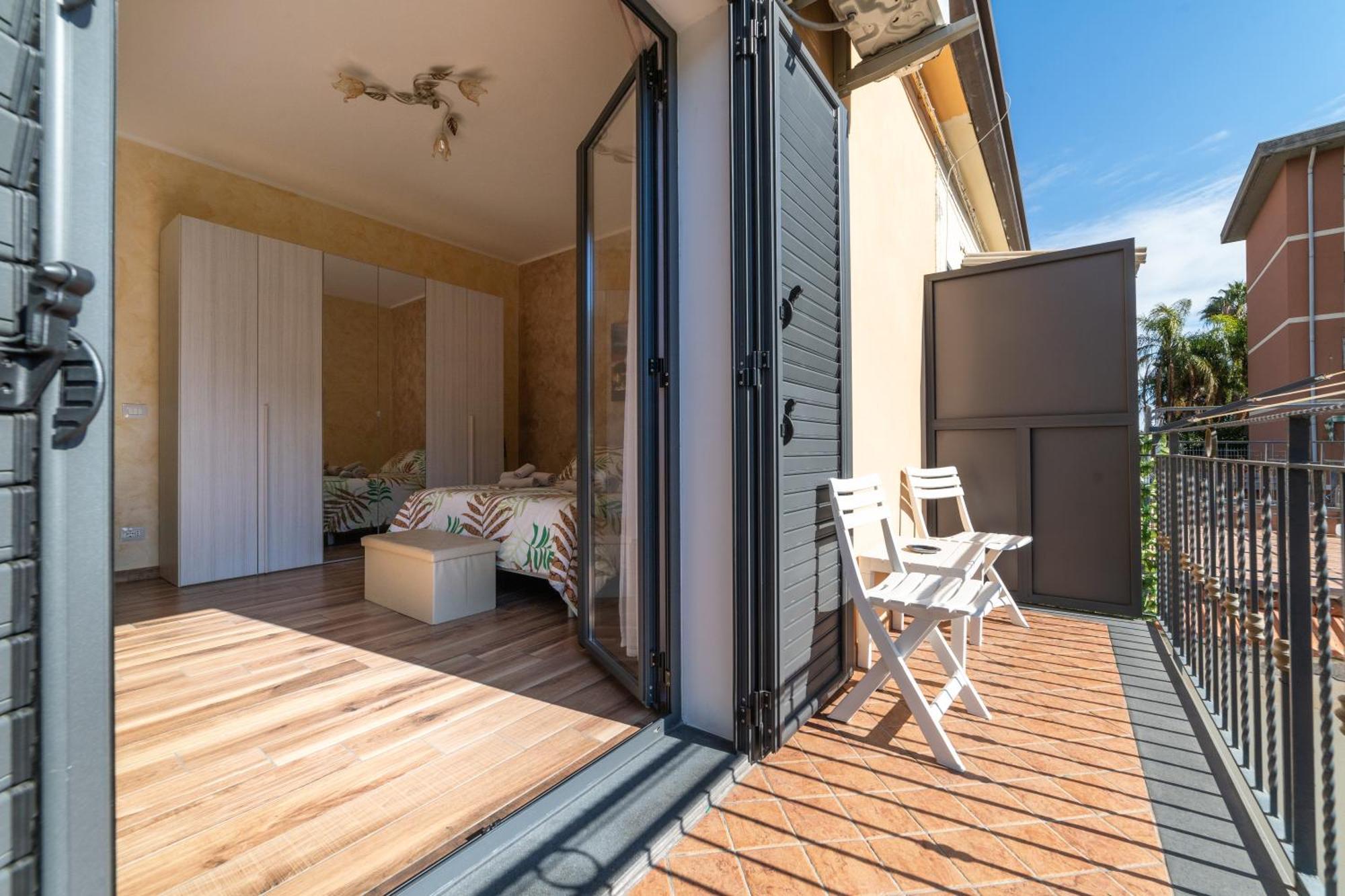 Casa La Scivola Apartment คาตาเนีย ภายนอก รูปภาพ