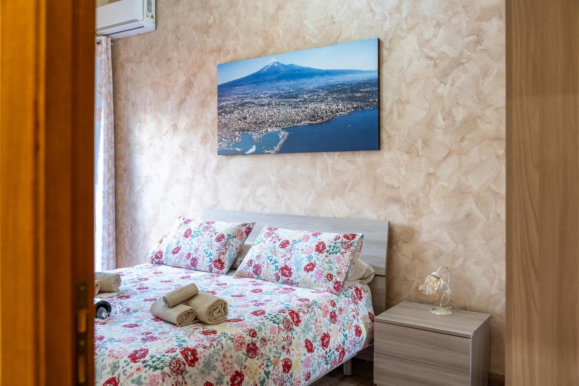 Casa La Scivola Apartment คาตาเนีย ภายนอก รูปภาพ