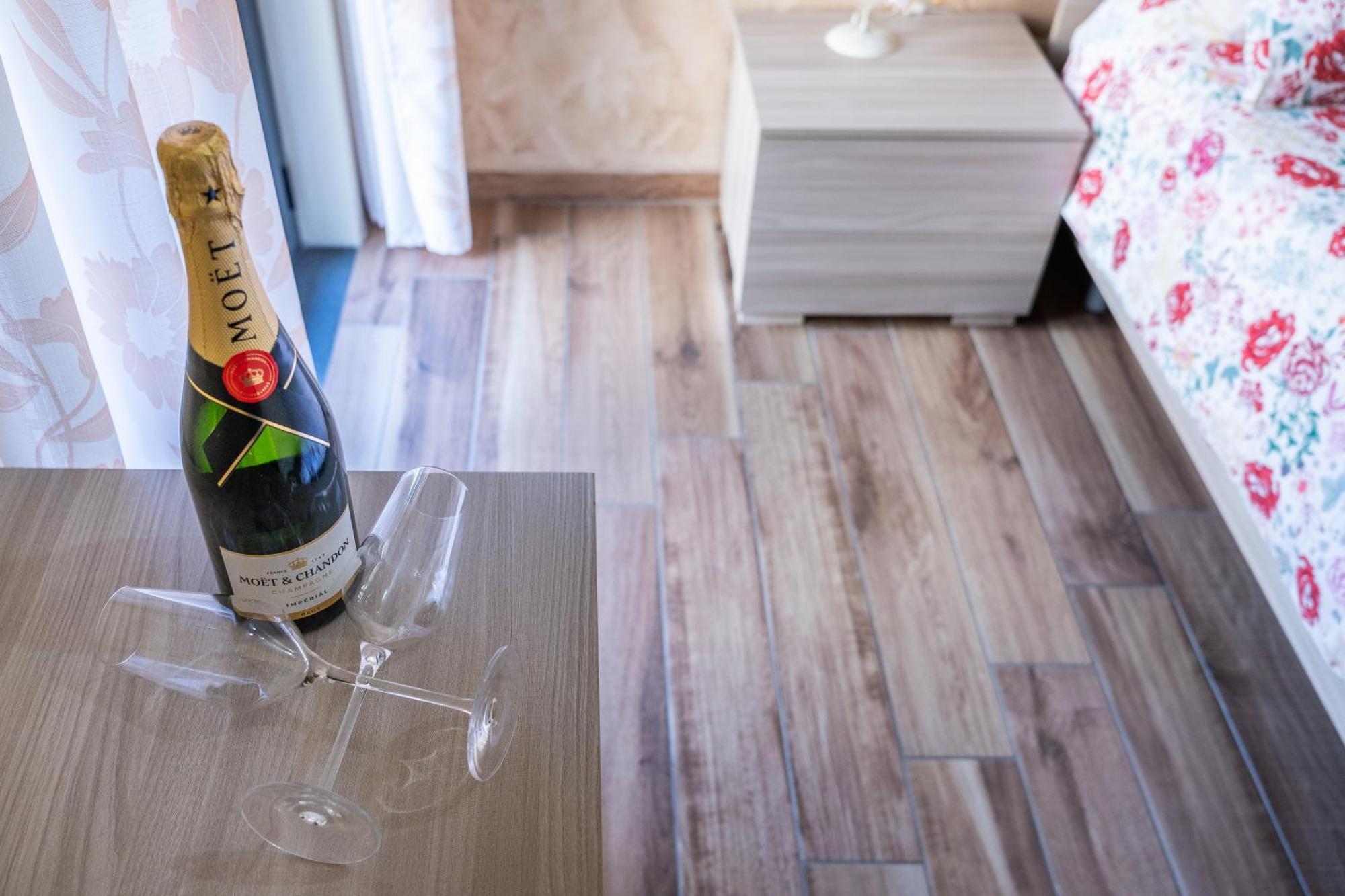 Casa La Scivola Apartment คาตาเนีย ภายนอก รูปภาพ